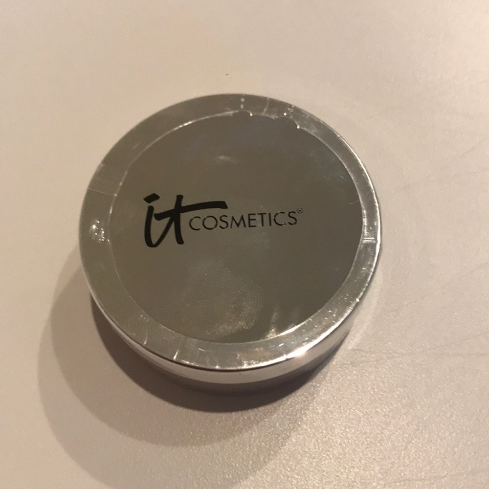 It Cosmetics Bye Bye Pores (Medium)